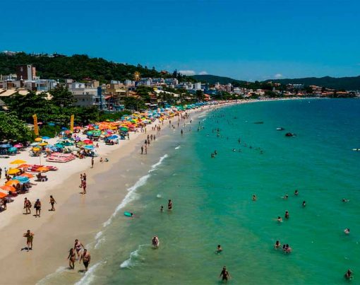 dica-de-reveillon-praia-de-bombinhas-santa-catarina