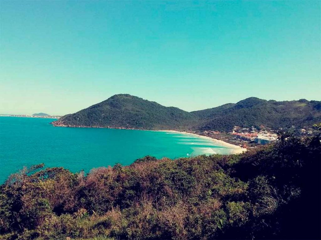Dica para passar o reveillon em Santa Catarina, praia Brava em Itajaí.