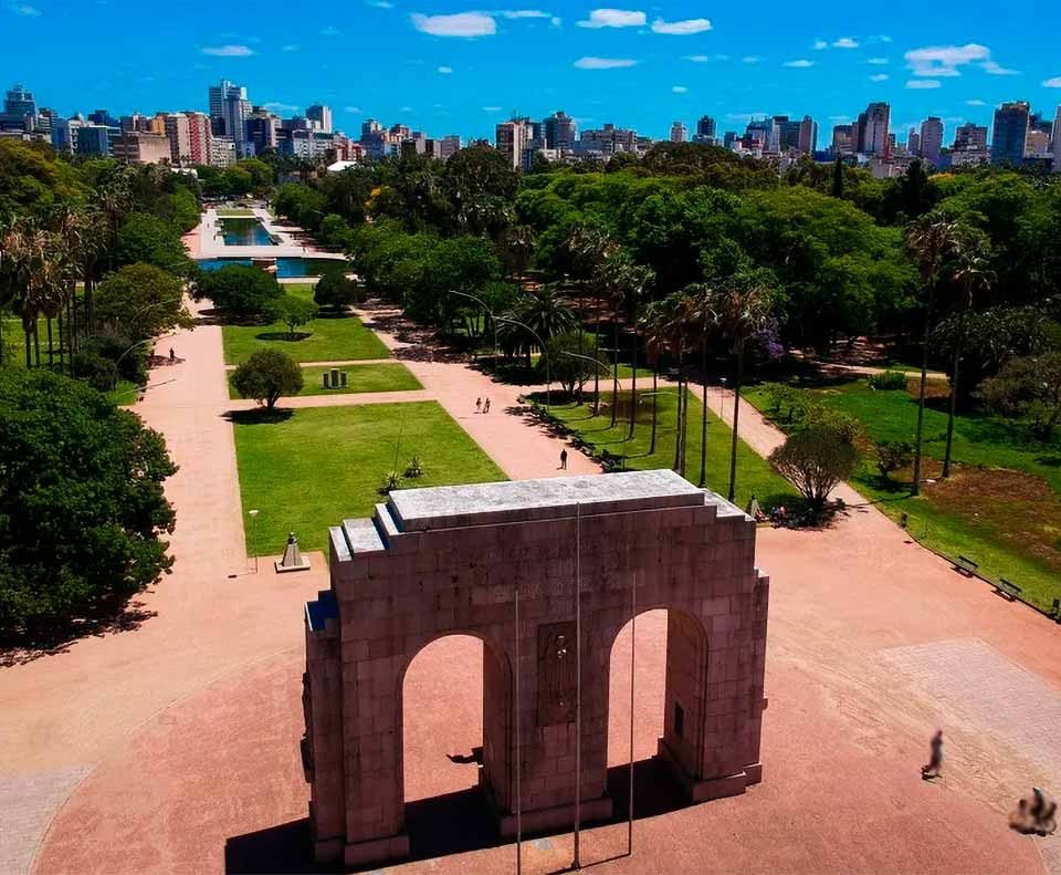 Viagens-de-reveillon-2023-para-Porto-Alegre-em-oferta-pacotes-promocionais-de-ano-novo
